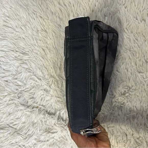 ◾️Lululemon Gym Essentials Kit - Picture 8 of 9